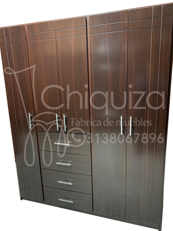 Closet multifamiliar de 150 cahoba